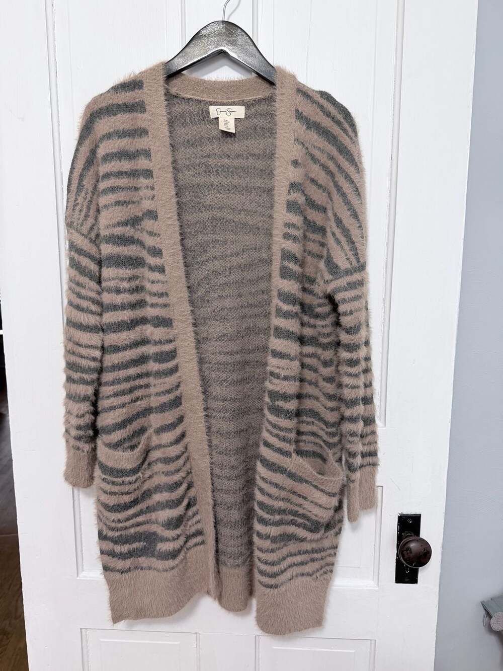 Jessica Simpson Eyelash Fuzzy Zebra Print Open Front Cardigan Sweater Medium

A1
